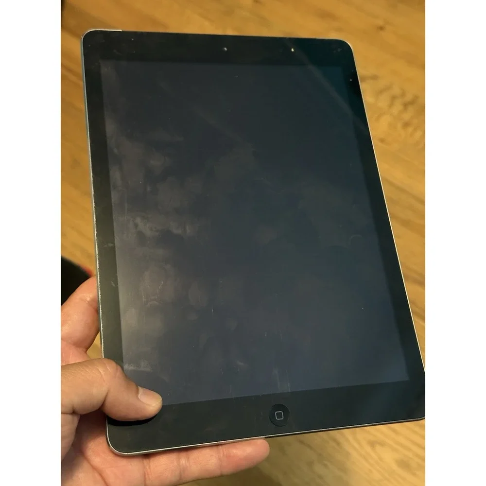 Apple iPad‎ Air 2 16GB Silver A1475 , Wi Fi ( Read Description) Bundle